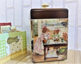 Forestcore canister with lid, Cendy box with lid, Woodland animals cottage core decor, Decorative canister, New home gift, Tea container