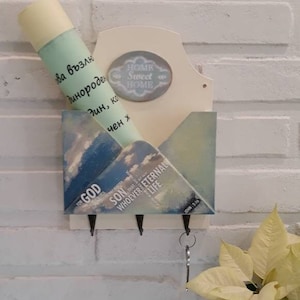 Titular de la llave con correo, mensaje bíblico Juan 3 16, Organizador de entrada, Titular de la llave de la carta, Decoración de la pared cristiana Versículo bíblico nuevo regalo para el hogar,
