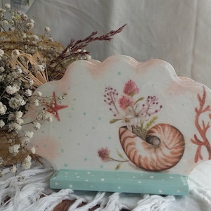 Shell napkin holder, Seashell decor, Shabby chic kitchen table decor, Kitchen gift for her, New home gift, Mail holder, Cute napkiin holder