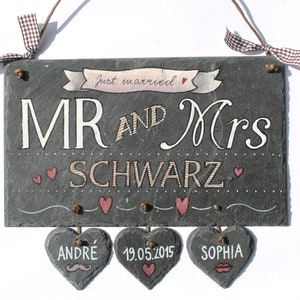 Türschild Mr. & Mrs.  aus Schiefer personalisiert mit Namen. Wetterfestes Schieferschild, Namensschild, Haustürschild, Familienschild, Willkommensschild, Eingangsschild handbemalt. Geschenk zu Hochzeit, Geburt, Umzug, Einzug, Ostern, Geburtstag.