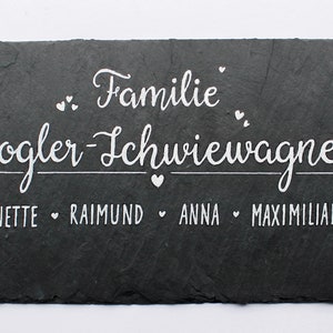 Schieferschild Familie mit Name personalisiert. Wetterfestes Türschild aus Schiefer. Haustürschild, Familienschild, Namensschild handbemalt. Willkommensschild für den Eingang. Einzugsgeschenk, Hochzeitsgeschenk, Geburtstagsgeschenk.