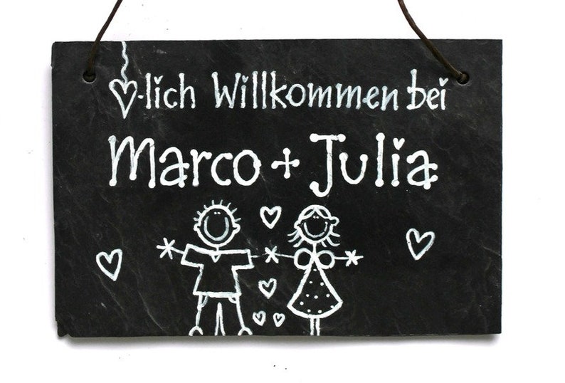 Türschild aus Schiefer für Paare personalisiert mit Namen. Wetterfestes Schieferschild, Namensschild, Haustürschild, Familienschild, Willkommensschild, Eingangsschild handbemalt. Geschenk zu Hochzeit, Geburt, Umzug, Einzug, Ostern, Geburtstag.