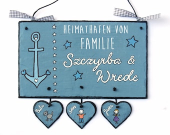 Schiefertürschild maritim mit Anker und Namen der Familie, Herzanhänger und Figuren personalisiert | Türschild Heimathafen aus Schiefer