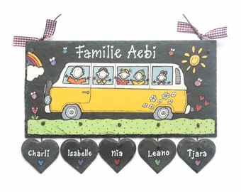 personalisiertes Türschild Familie mit Bulli | Schieferschild mit Namen | Familienschild Bus | Geschenk Haustürschild Schiefer mit Figuren