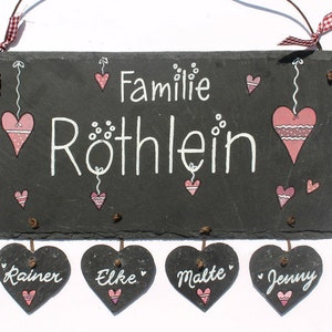 Haustürschild aus Schiefer für Familien mit Name personalisiert. Türschild, Schieferschild mit Herzanhänger und Aufhängekordel für die Haustür.  Namensschild, Familienschild wetterfest. Willkommensschild handbemalt. Einweihungsgeschenk.