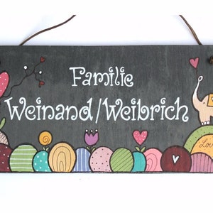 Familienschild aus Schiefer mit Name personalisiert. Wetterfestes Türschild. Haustürschild mit Elefant. Namensschild Familie für Zuhause. Willkommensschild, Eingangsschild handbemalt. Geschenk zu Umzug, Einzug, Hochzeit, Geburt, Ostern.