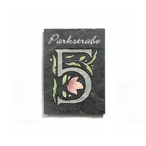 Schiefer Hausnummer MONOGRAMM SILBER | Schieferschild personalisiert | Schiefertafel / Schieferplatte handbemalt | Straßennamenschild