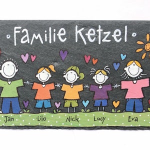 Haustürschild aus Schiefer für Familien mit Name personalisiert. Türschild, Namensschild, Familienschild wetterfest. Willkommensschild, Eingangsschild mit Figuren handbemalt. Weihnachtsgeschenk, Hochzeitsgeschenk, Einweihungsgeschenk.