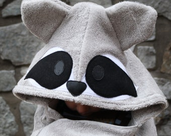 Raccoon Hooded Towel for Kids / Baby Hooded Towel / Personalized Baby Gift / Woodland Animals / Forest Animals