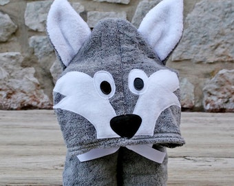 Wolf Hooded Towel for Adults / Hooded Towels / Wolf Gift / Woodland Animals / Personalized Gift / Hooded Bath Towel / Christmas / Birthday