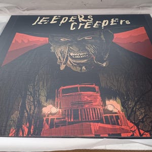 ¡Preciosa mesa auxiliar Jeepers Creepers, hecha a medida y recubierta de azúcar! ¡Hecha a medida! ¡Arte en muebles! Películas de terror, villanos de terror. imagen 5