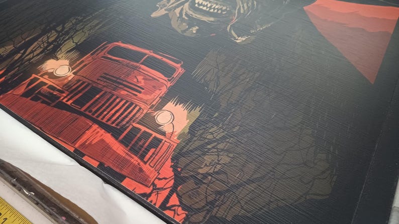 ¡Preciosa mesa auxiliar Jeepers Creepers, hecha a medida y recubierta de azúcar! ¡Hecha a medida! ¡Arte en muebles! Películas de terror, villanos de terror. imagen 3