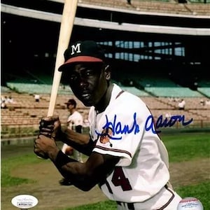 Hank Aaron Braves Autographed Signed 8x10 Photo JSA COA