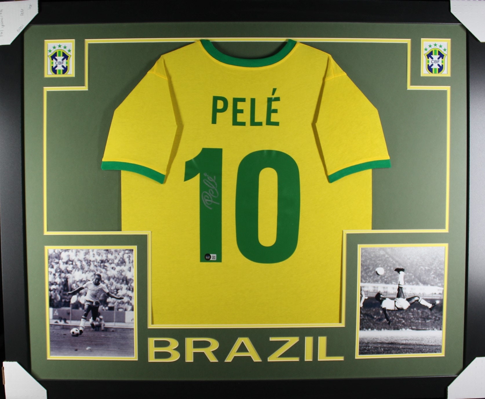 Pele Signed Autographed Framed Yellow Green Jersey Becket Authenticated  BB91593