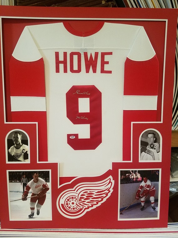Detroit Red Wings Framed Retired Numbers Banner Etched Mat Gordie