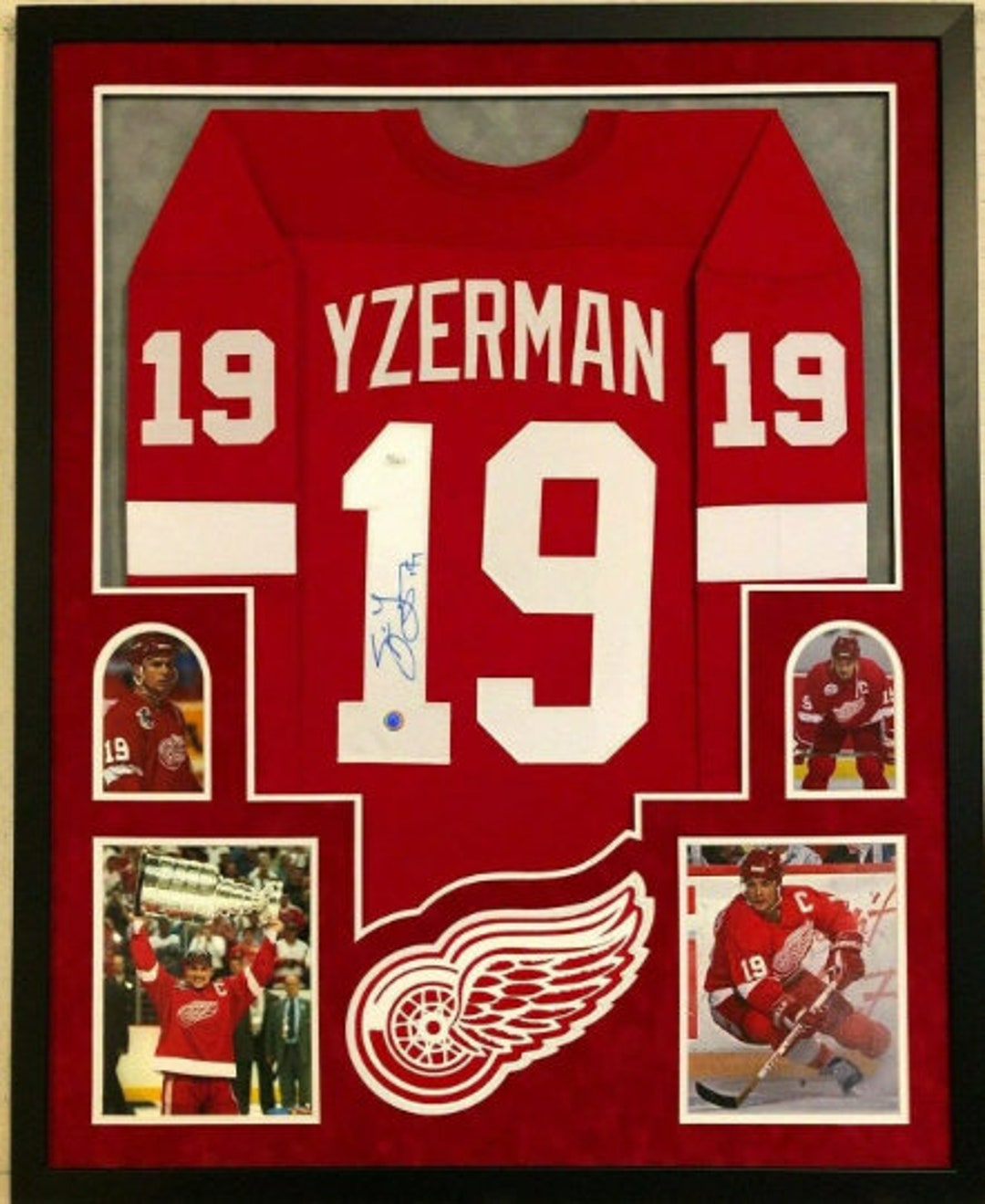 Original Detroit Red Wings Signed Professionally Framed Photo Steve Yzerman