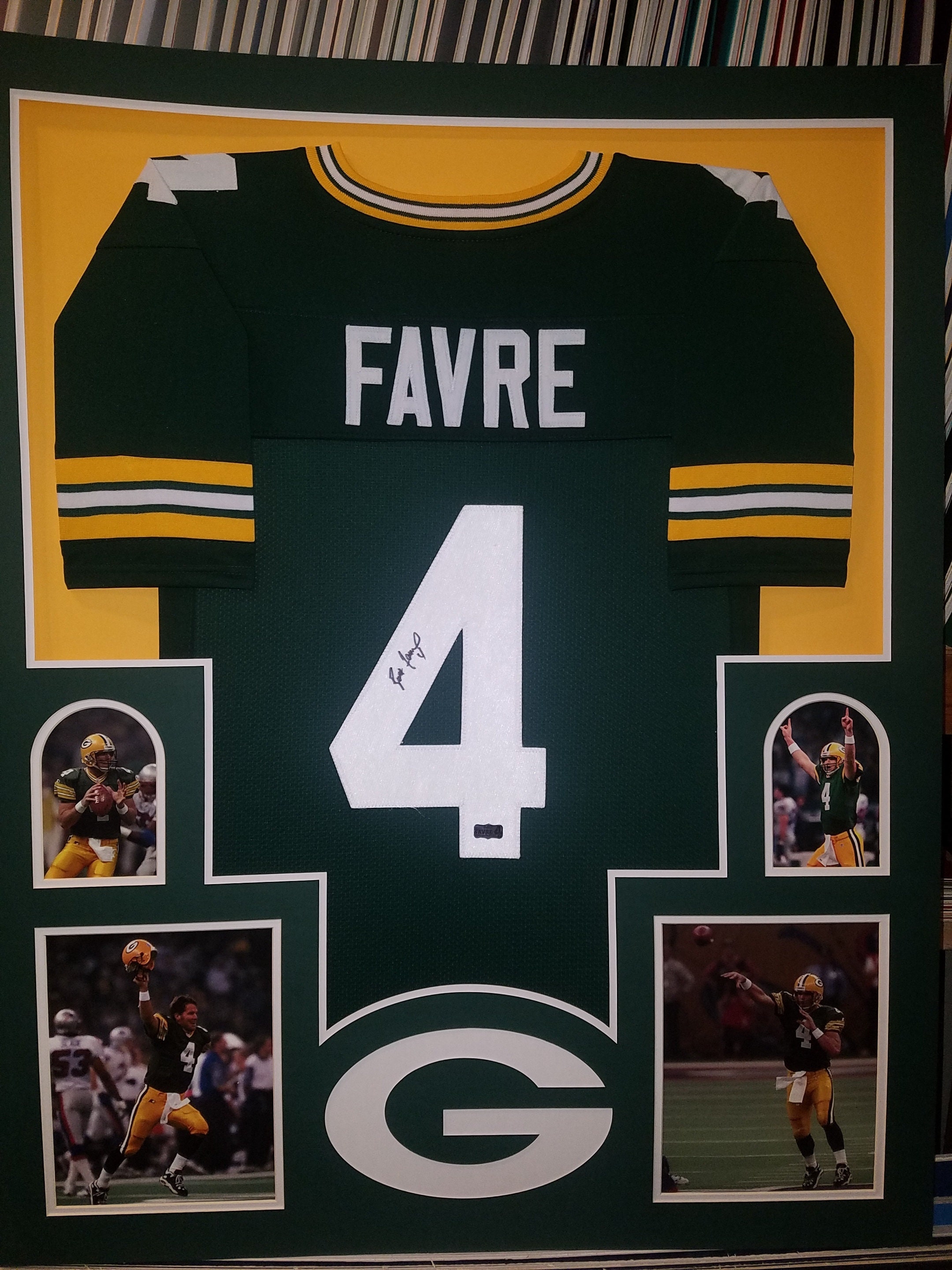 Brett Favre Autographed Signed Framed Green Bay Packers Jersey 