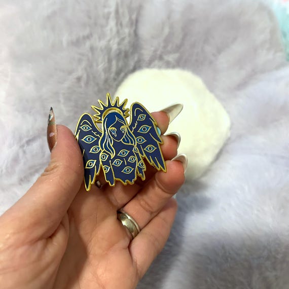 Crying Seraphim Enamel Pin – Blue Angel with Eyes and Halo, Celestial Angelcore Wings, Mythology Pin, Occult Aesthetic Accessory
