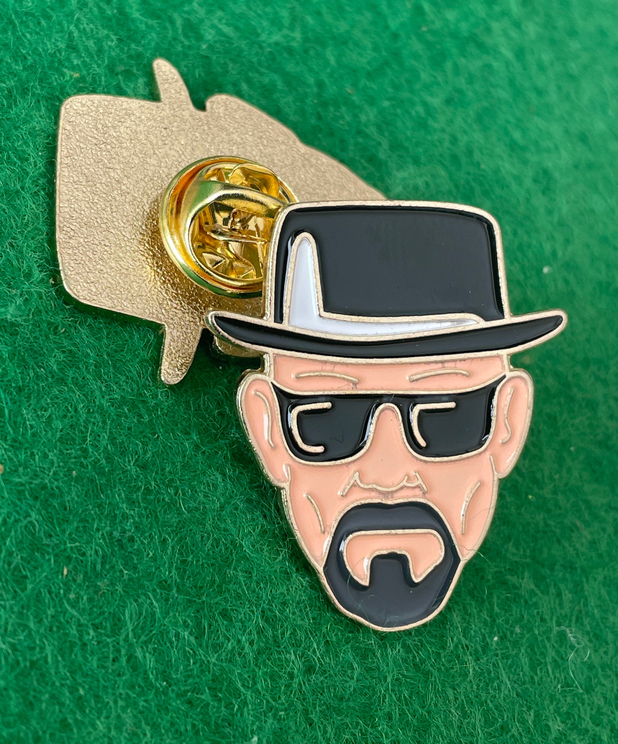 Breaking Bad Pin Walter White Heisenberg Enamel Metal Brooch Badge