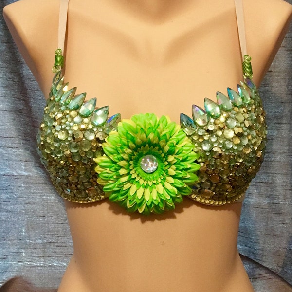 Lime Green Daisy Queen