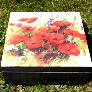 wooden box poppy flowers, box poppies, keepsake box, jewerly storage, nice gift idea for mom