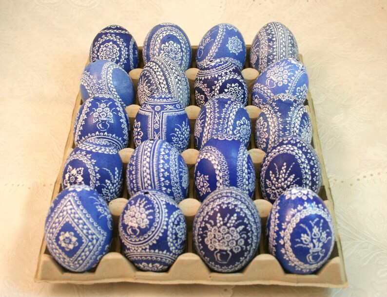 blaue Ostereier, echte Hühnereier, Kobaltblaue Ostereier, schöne Geschenkidee Bild 8