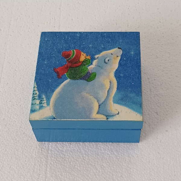 petite boîte en bois avec un garçon et un ours, boîte à dents de lait, petite boîte d'hiver, boîte de conte de fées, cadeau de Noël