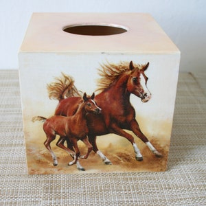 tissue box horses, square tissue box cover, tissue wooden box, home decor, tissue box for yor home, tissue holder, horse lovers gift