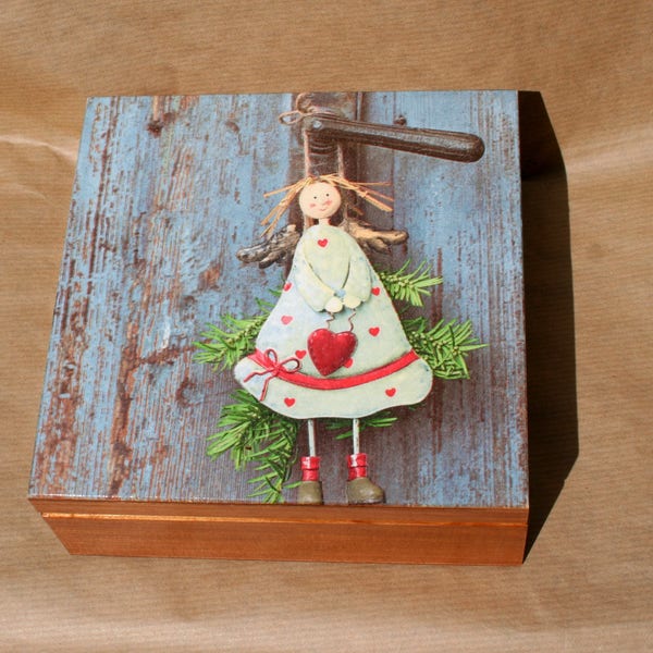 wooden box angel, box angel with heart, keepsake box, jewerly box, treasure chest, gift for mom, mothers day gift, Valentine's day gift