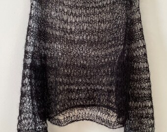 Schwarzer Mohair Pullover mit Löchern