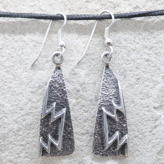 Volcano Native American Jewelry Silver Navajo Tufa Turquoise Teardrop Sterling Native American Jewelry Silver Bracelet Volcano Native American Jewelry Silver Navajo Tufa Turquoise Teardrop Sterling Native American Jewelry Silver Bracelet