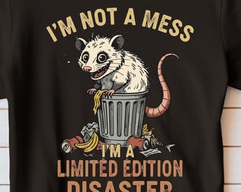 Chemise catastrophe en édition limitée | Chemise Possum drôle | T-shirt à motif animalier | Cadeau humoristique panda poubelle