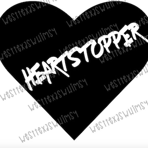 Puede incluir: Gráfico negro en forma de corazón con el texto "HEARTSTOPPER" escrito en blanco en el centro.