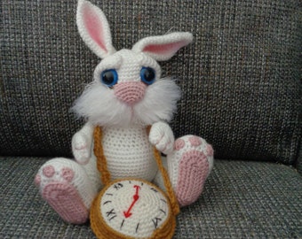 Coniglio bianco di Alice nel paese delle meraviglie, coniglietto, giocattolo fatto a mano, bambola all'uncinetto, divertente