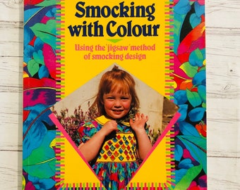 Libro de fruncidos con colores: diseños modernos de fruncidos de rompecabezas de Jan McNess
