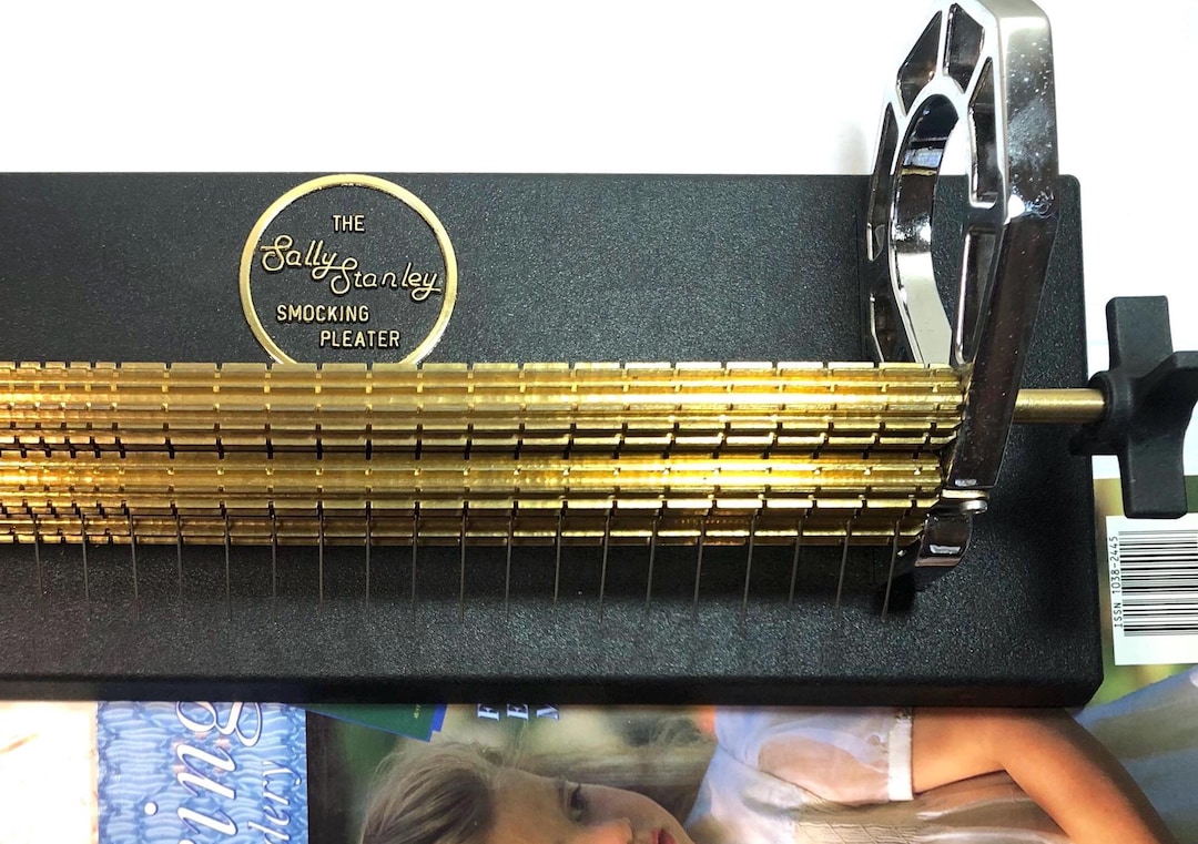 スモッキング プリーター　smoking Pleater SallyStanly Sally Stanley Smocking Pleater – Reconditioned 24 Row Machine With