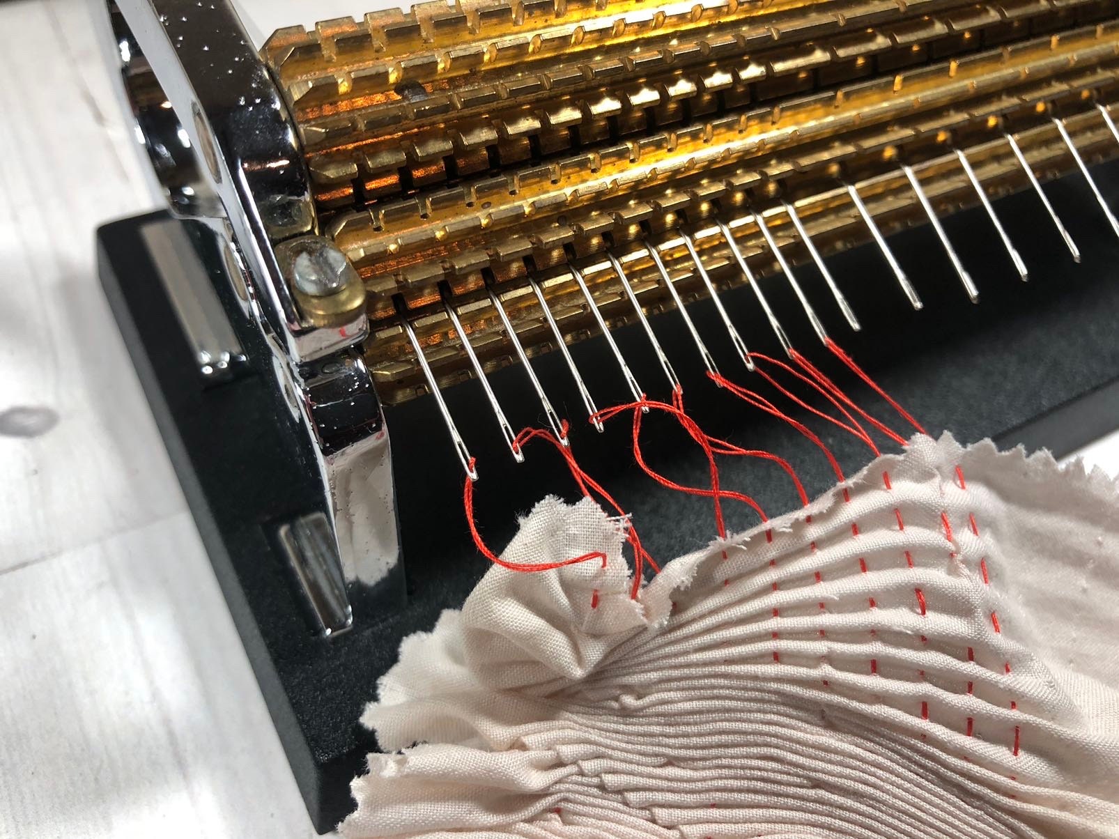 READ 16-row Smocking Pleater Machine (reconditioned) With 16