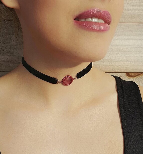 Red and black best sale choker