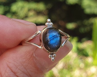 Bague LABRADORITE Ovale montée sur argent massif 925. Pour femme