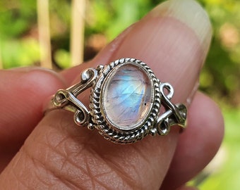 Bague PIERRE de LUNE ovale montée sur ARGENT 925