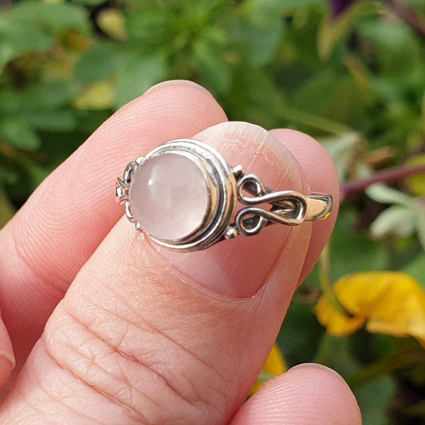 Round ROSE QUARTZ ring on solid 925 SILVER