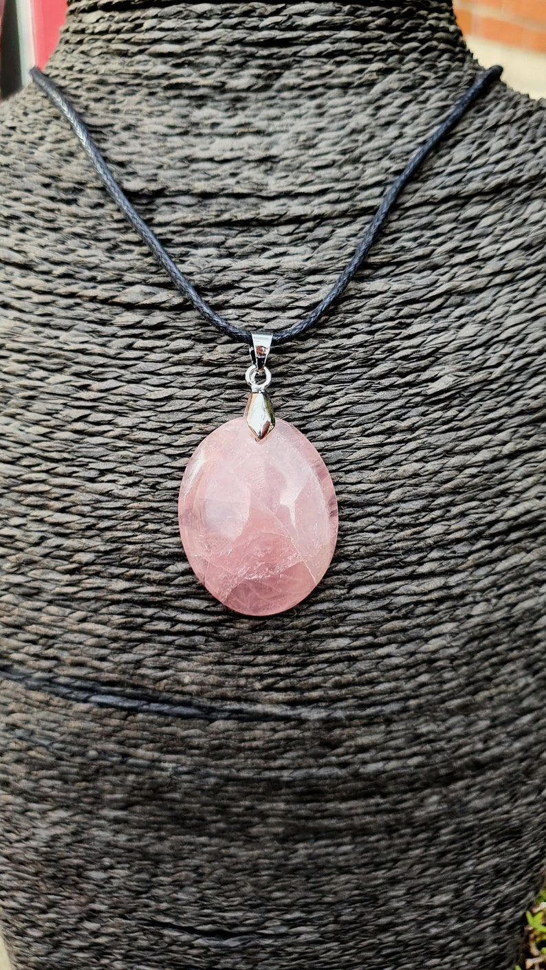 ROSE QUARTZ PENDANTS from Madagascar. FORME 1