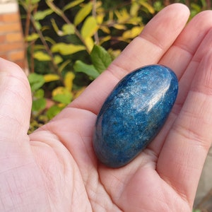 Galet APATITE BLEUE image 3