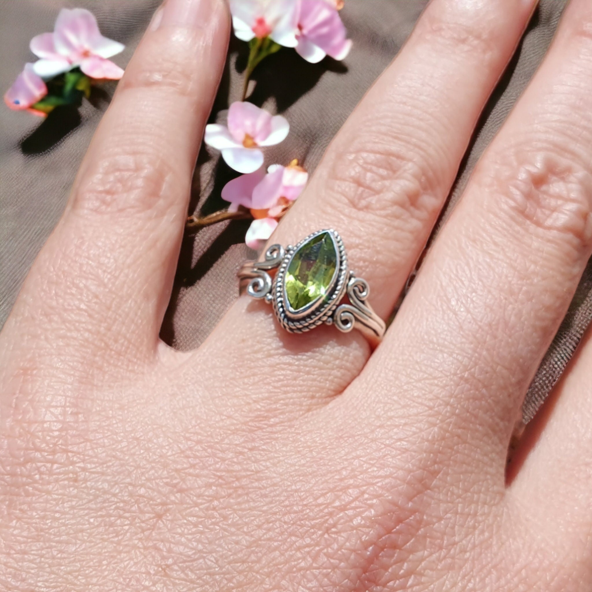 Bague Marquise En Argent Avec Péridot Et Topaze Blanche - Taille 57-58, Neuve Sans Emballage