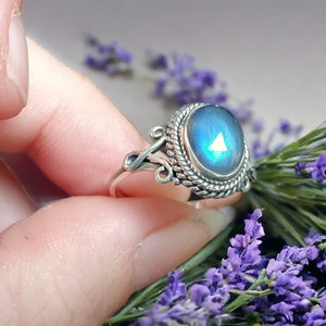 Oval LABRADORITE ring on 925 SILVER _ Women's Ring image 2