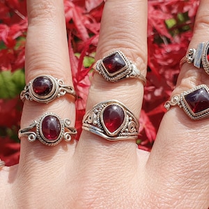SIZE 54: Garnet ring on silver of your choice.