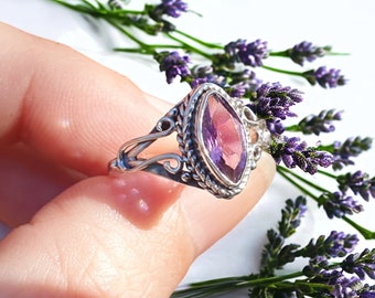 Bague AMETHYSTE taillée MARQUISE sur ARGENT massif 925.