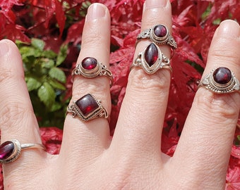 SIZE 52: Garnet ring on silver of your choice.