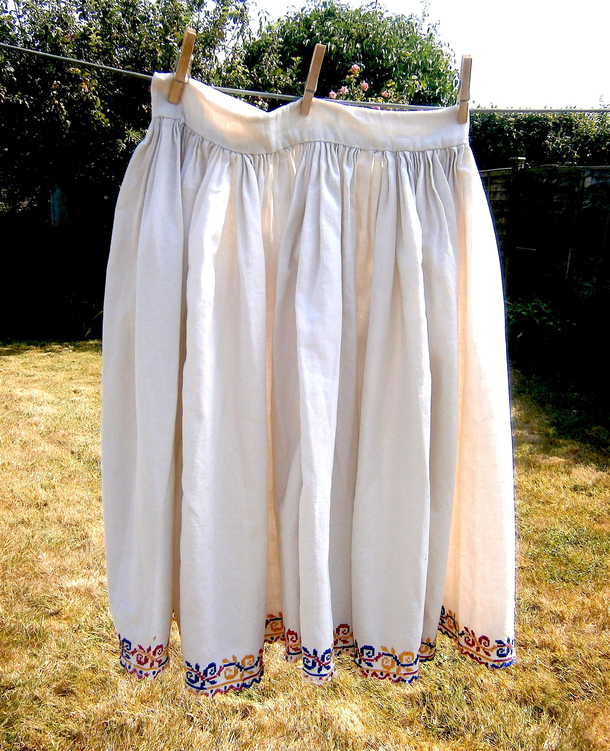 Vintage 1930s Hungarian Skirt. Linen Skirt. Hungarian
