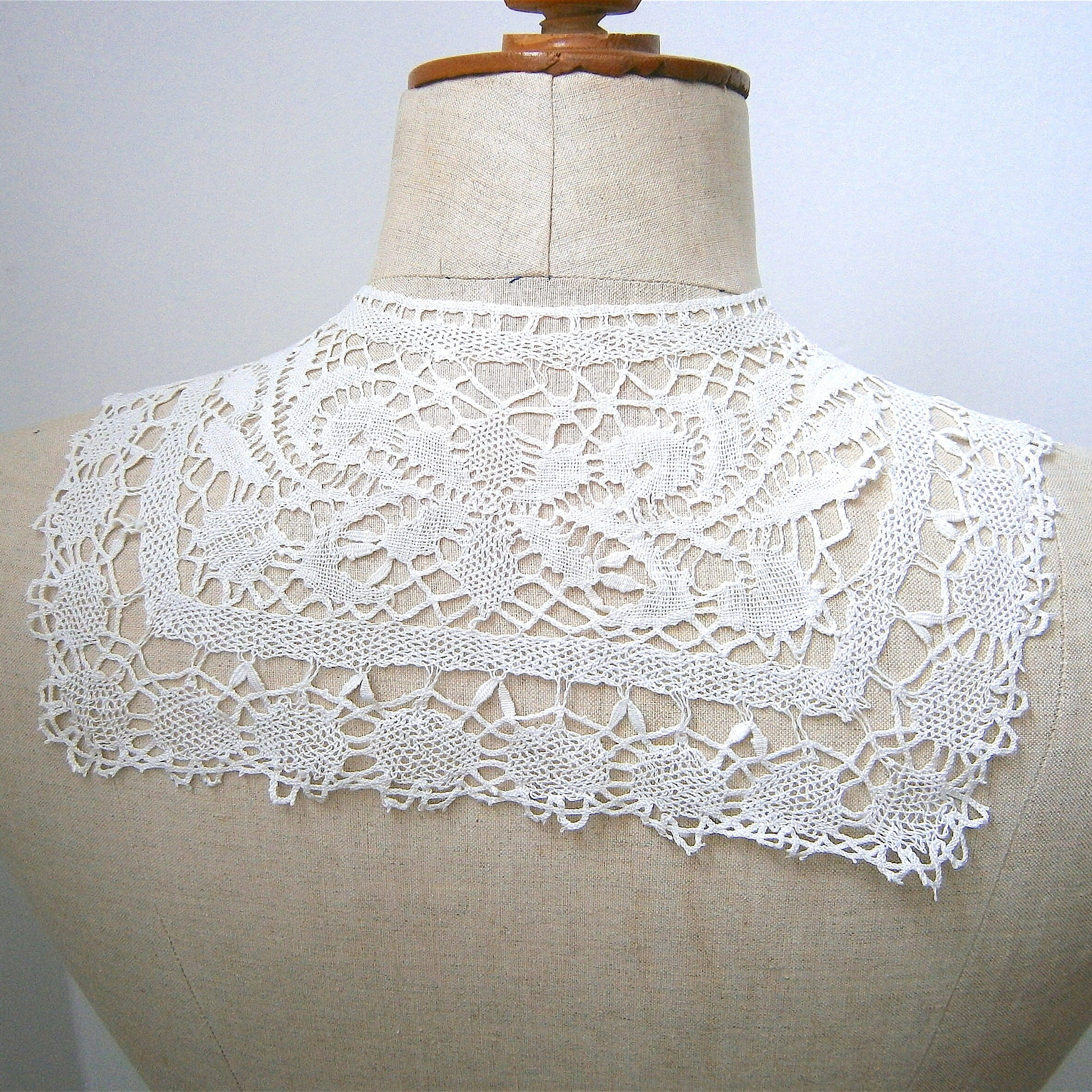 1900s Fluffy おそく Trim Maltese Lace Collar